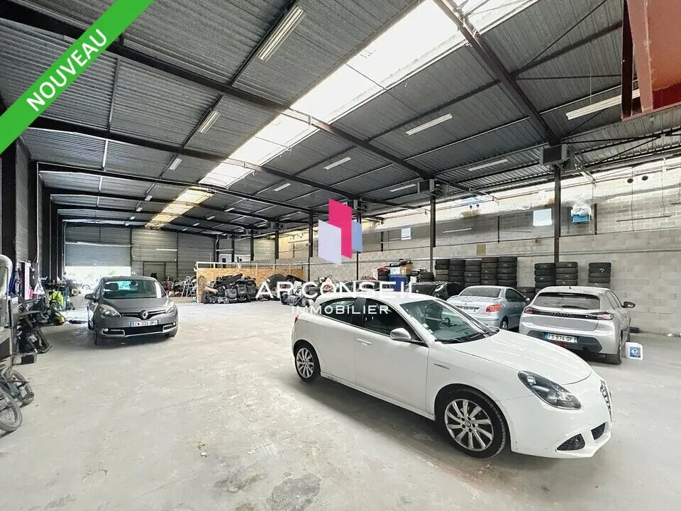 Office in Porcheville for lease Building Photo- Image 1 of 6