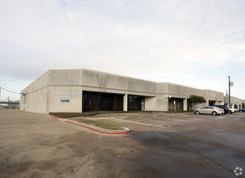 10755 Sanden Dr, Dallas, TX for lease - Building Photo - Image 3 of 5