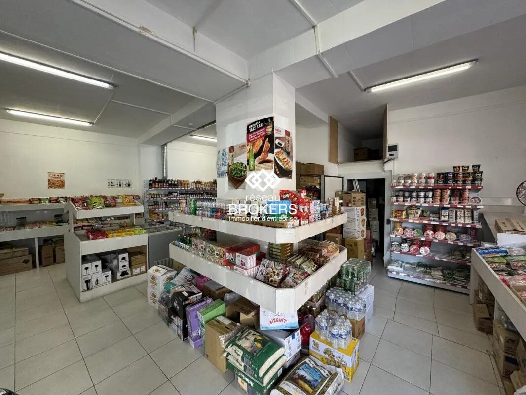 Retail in Bois-Colombes for lease Interior Photo- Image 1 of 3