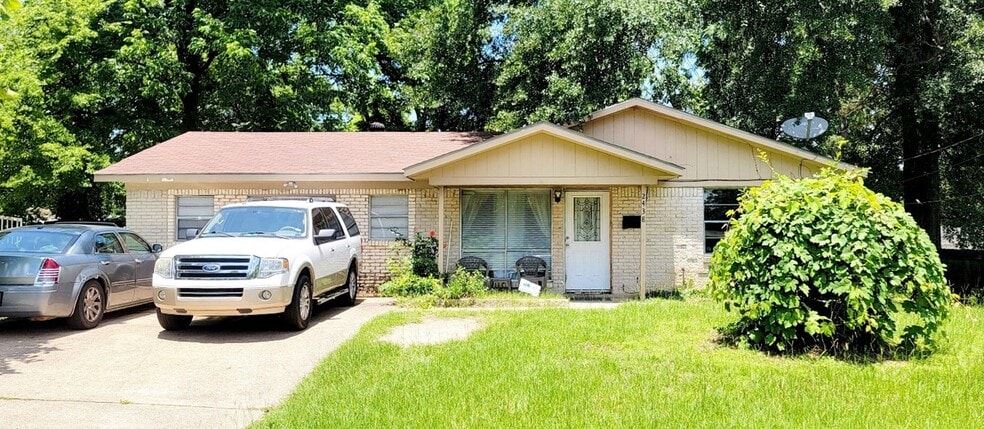 2438 Holley St, Tyler, TX for sale - Primary Photo - Image 1 of 1