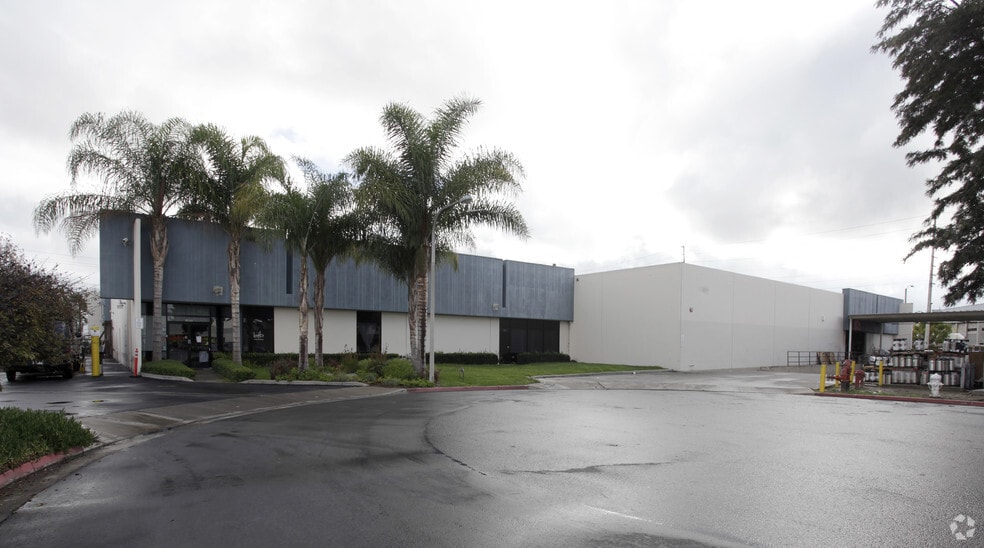 10950 Virginia Cir, Fountain Valley, CA for lease - Building Photo - Image 2 of 5