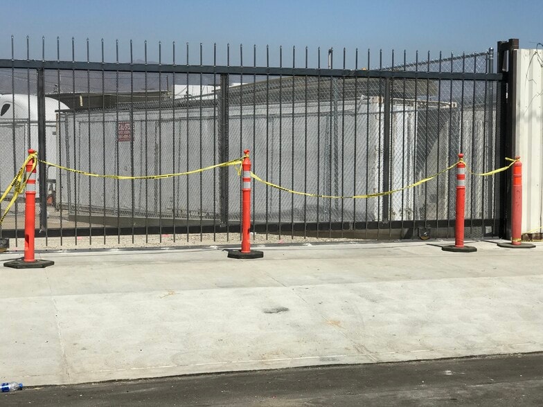 9740 Telfair Ave, Pacoima, CA for lease - Building Photo - Image 3 of 8