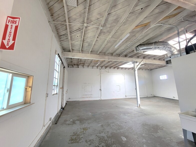 2315-2325 Jesse St, Los Angeles, CA for lease - Building Photo - Image 1 of 4