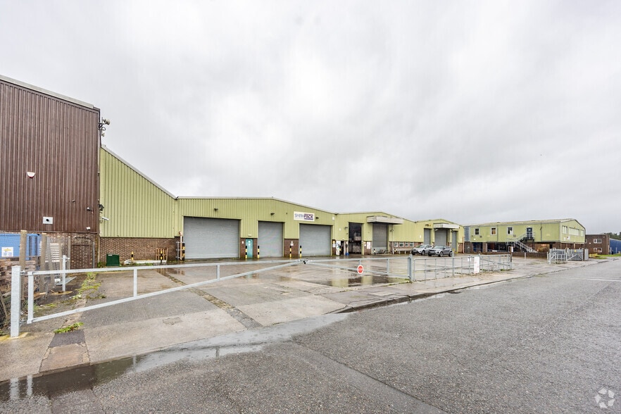 1-5 Kennet Way, Trowbridge for lease - Building Photo - Image 3 of 4