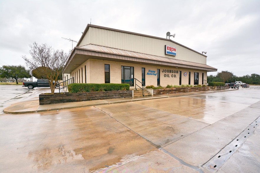 1918 Church St, Gonzales, TX for sale - Building Photo - Image 1 of 1