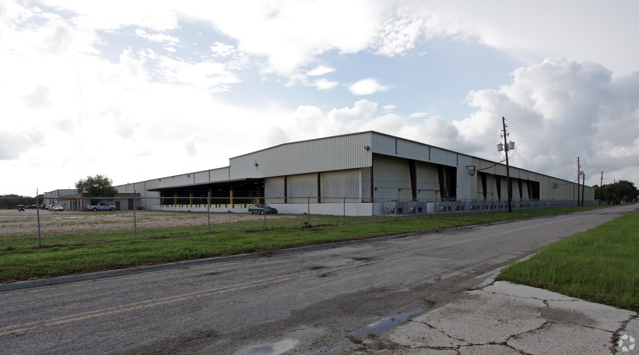 2525 E 17th St, Palmetto, FL for sale Primary Photo- Image 1 of 1