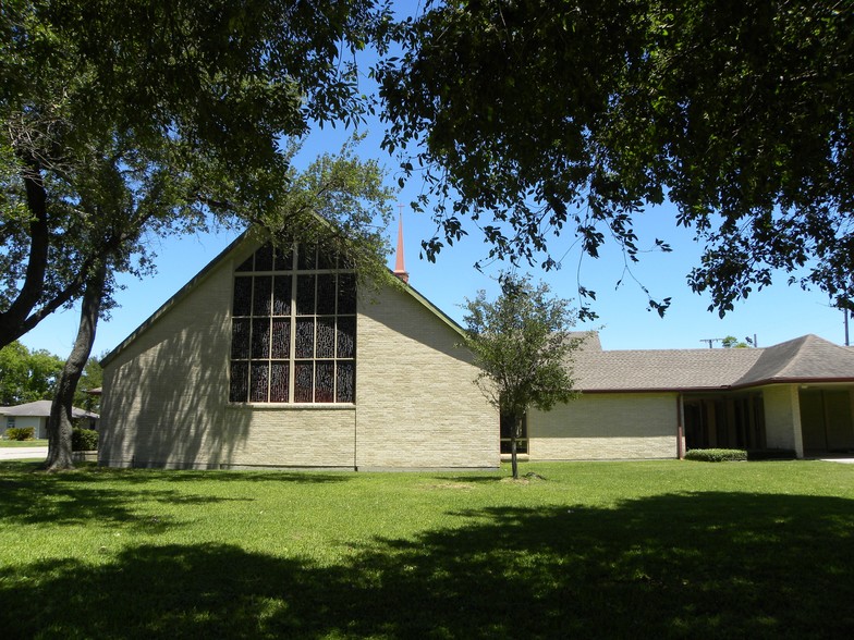 1112 7th St N, Texas City, TX for sale - Building Photo - Image 3 of 9