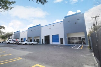 955 NW 159th Dr, Miami, FL for lease Building Photo- Image 2 of 2