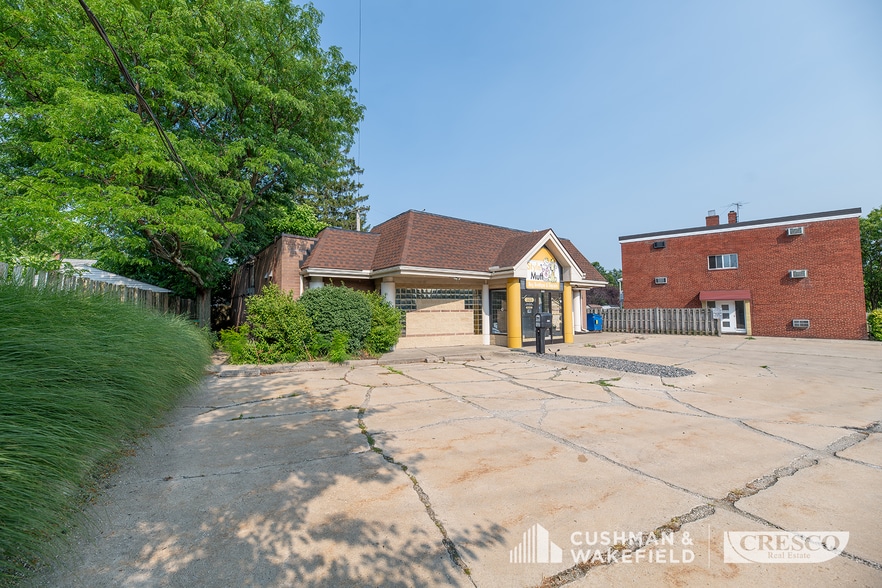 3525 Warren Rd, Cleveland, OH for sale - Building Photo - Image 1 of 15