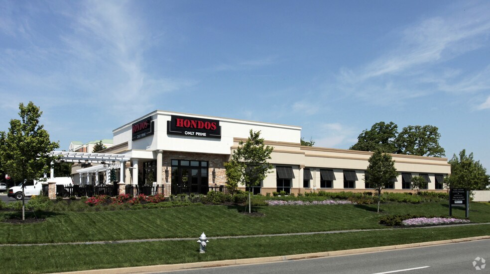 4120 Cox Rd, Glen Allen, VA 23060