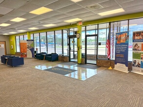 14355 Wallisville Rd, Houston, TX for lease Lobby- Image 2 of 5