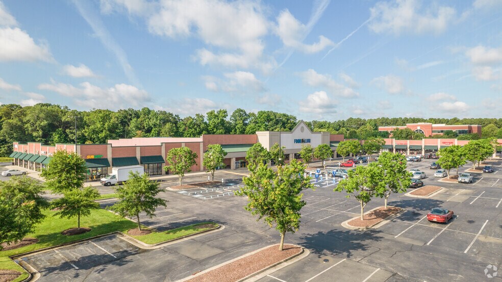 109 Gainsborough Sq, Chesapeake, VA for lease - Building Photo - Image 1 of 3