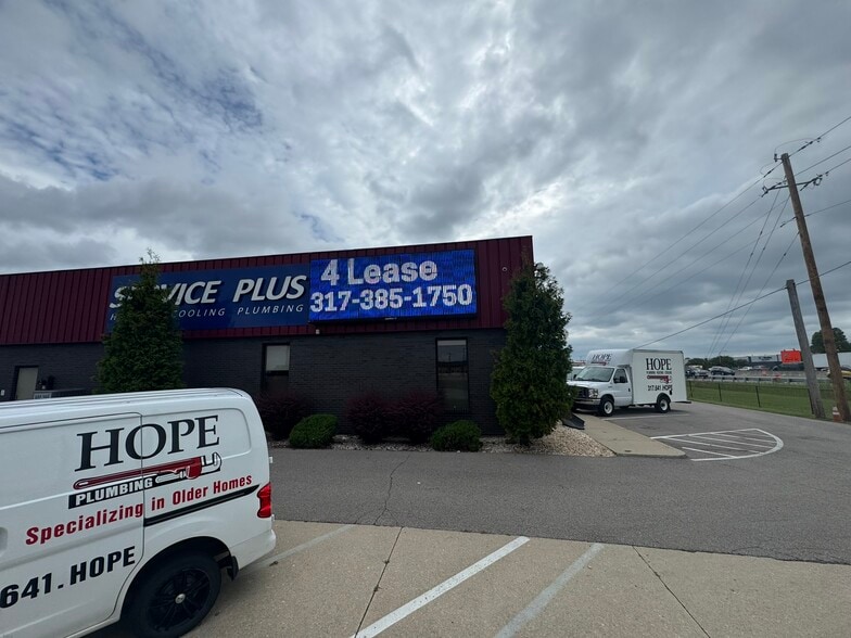 7520 E 88th Pl, Indianapolis, IN for lease - Building Photo - Image 3 of 6