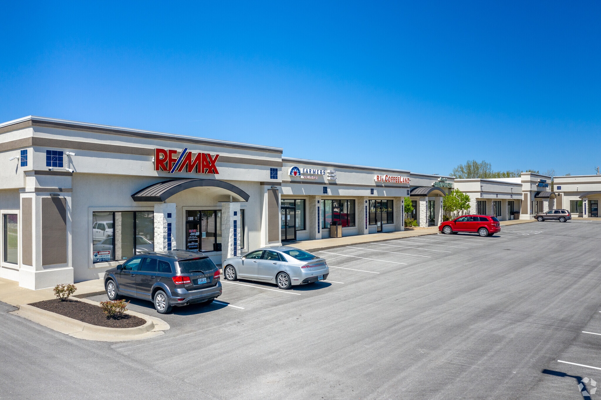 17000 E 40 Hwy, Independence, MO for lease Primary Photo- Image 1 of 6