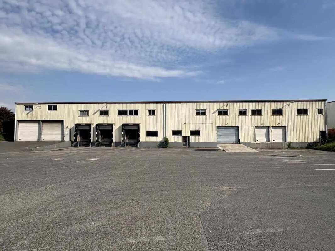 Office in Ormes for lease Building Photo- Image 1 of 15