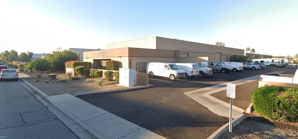 216-228 S Clark Dr, Tempe, AZ for lease - Building Photo - Image 2 of 5