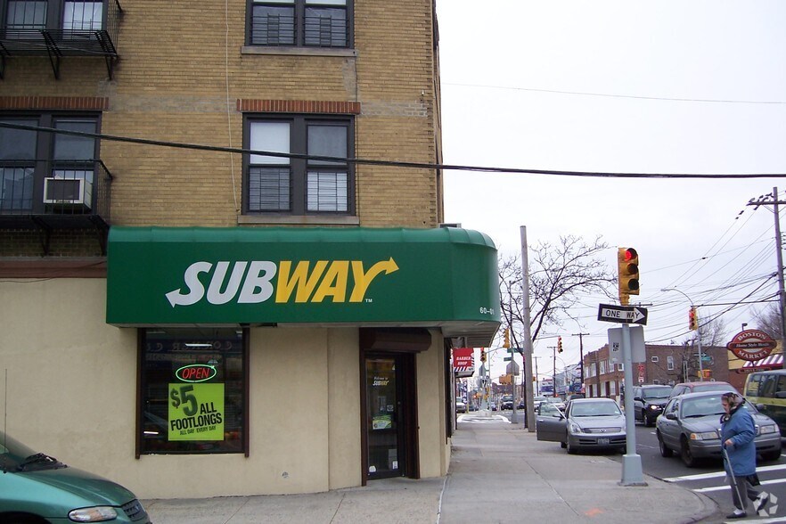 60-01 Metropolitan Ave, Ridgewood, NY for sale - Primary Photo - Image 1 of 1