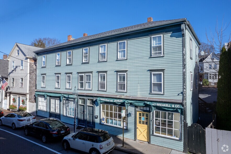 130132 Spring St, Newport, RI 02840