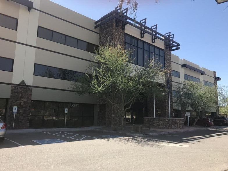 971 N Gilbert Rd, Gilbert, AZ for lease - Building Photo - Image 2 of 8