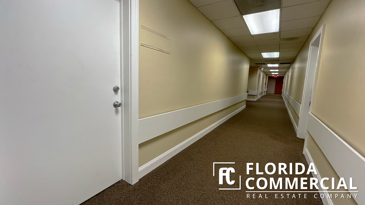 3727 SE Ocean Blvd, Stuart, FL for lease Interior Photo- Image 1 of 14