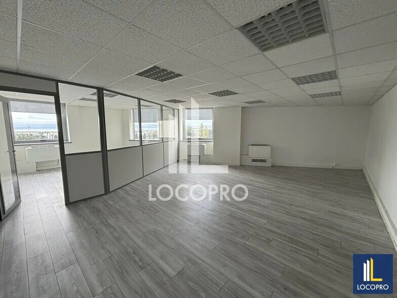 Office in Nice for lease - Interior Photo - Image 1 of 2