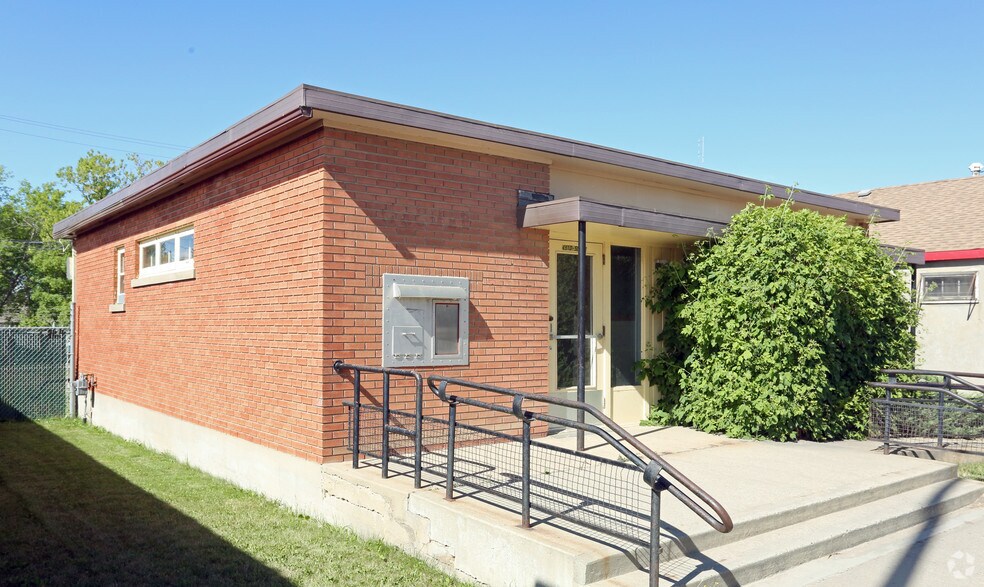 4910 50th Ave, Calmar, AB T0C 0V0