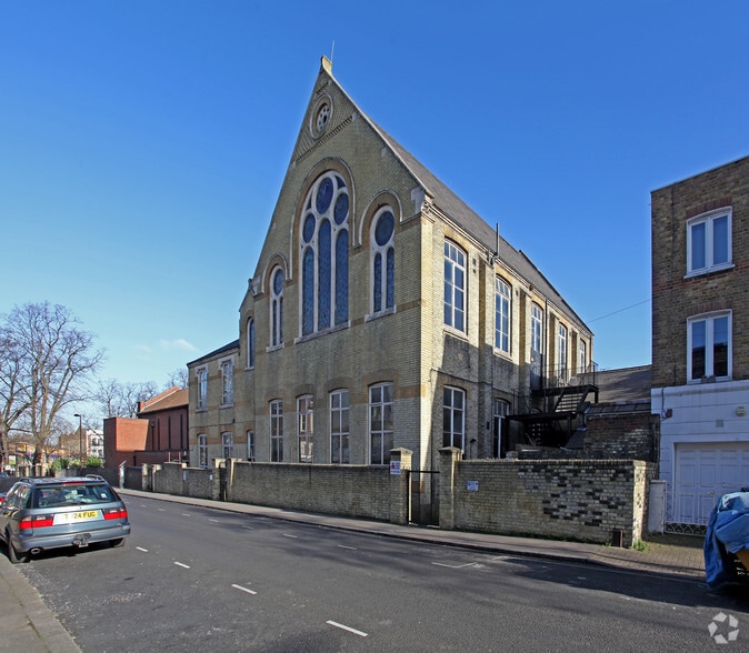 1A Elm Park, London for lease - Primary Photo - Image 1 of 7