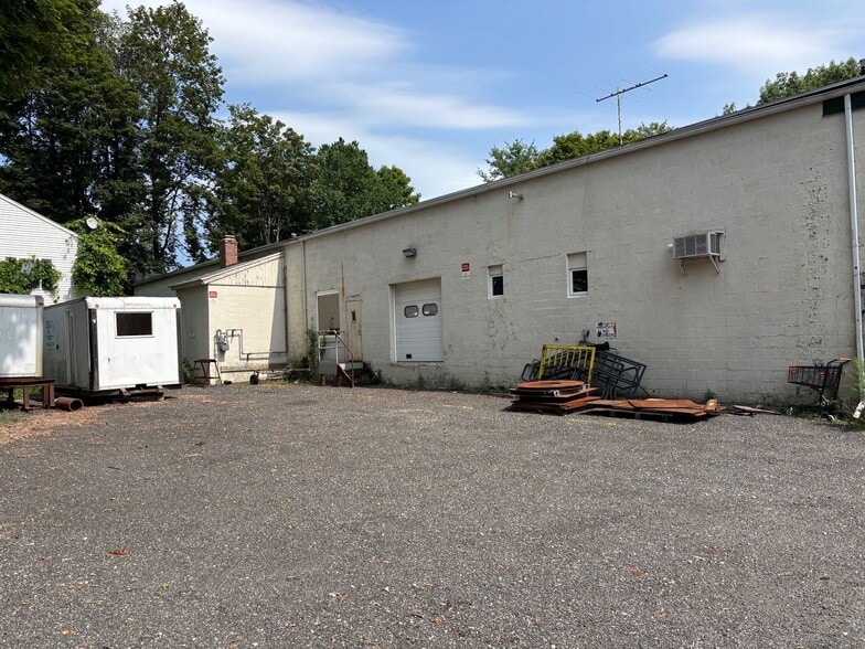 184 Berry St, Torrington, CT for sale - Building Photo - Image 2 of 4
