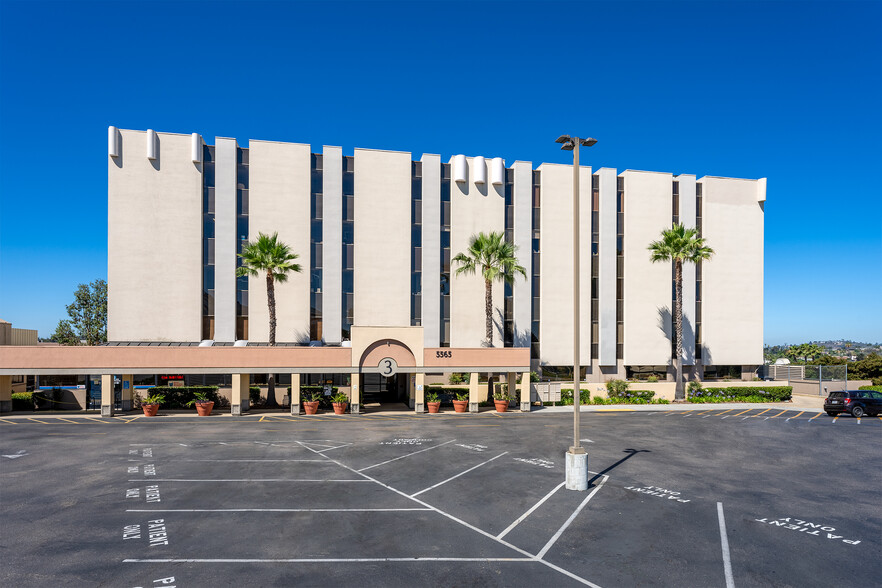 5565 Grossmont Center Dr, La Mesa, CA for lease - Building Photo - Image 1 of 13