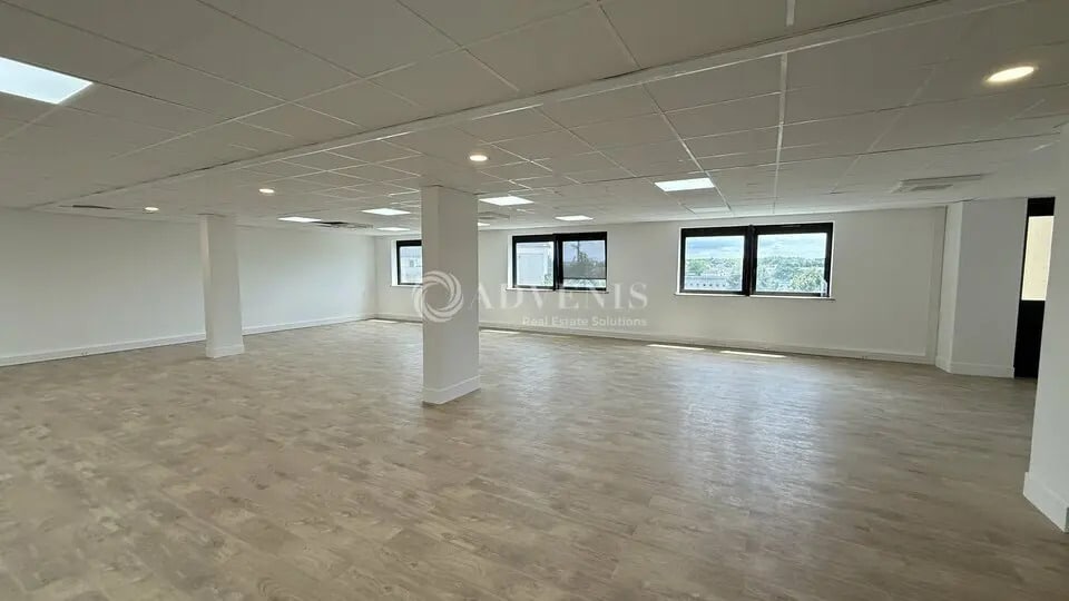 Office in Lognes for lease - Interior Photo - Image 3 of 6