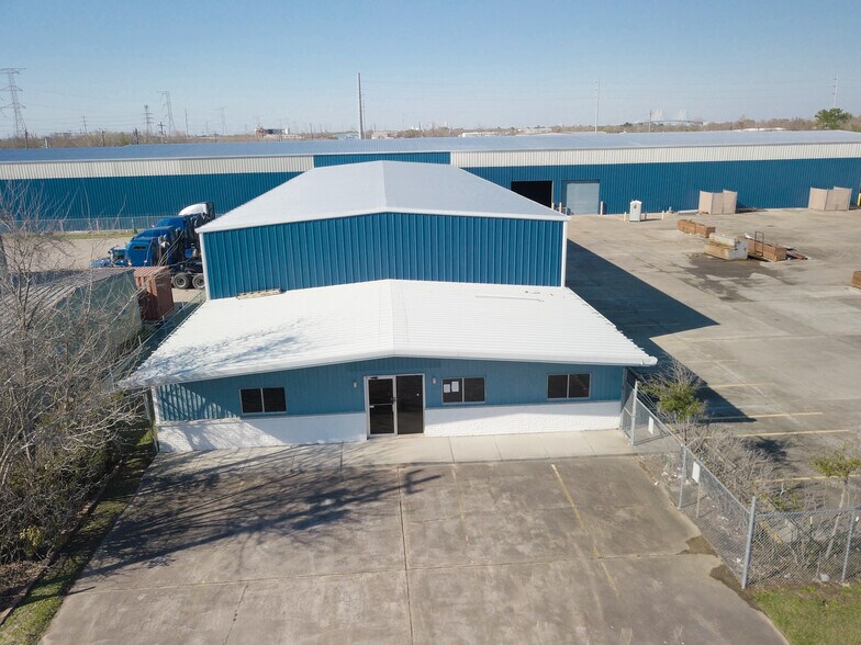 1802 West D St, La Porte, TX 77571