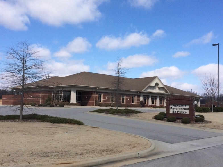1410 Glory Way, Florence, AL for sale - Building Photo - Image 1 of 1