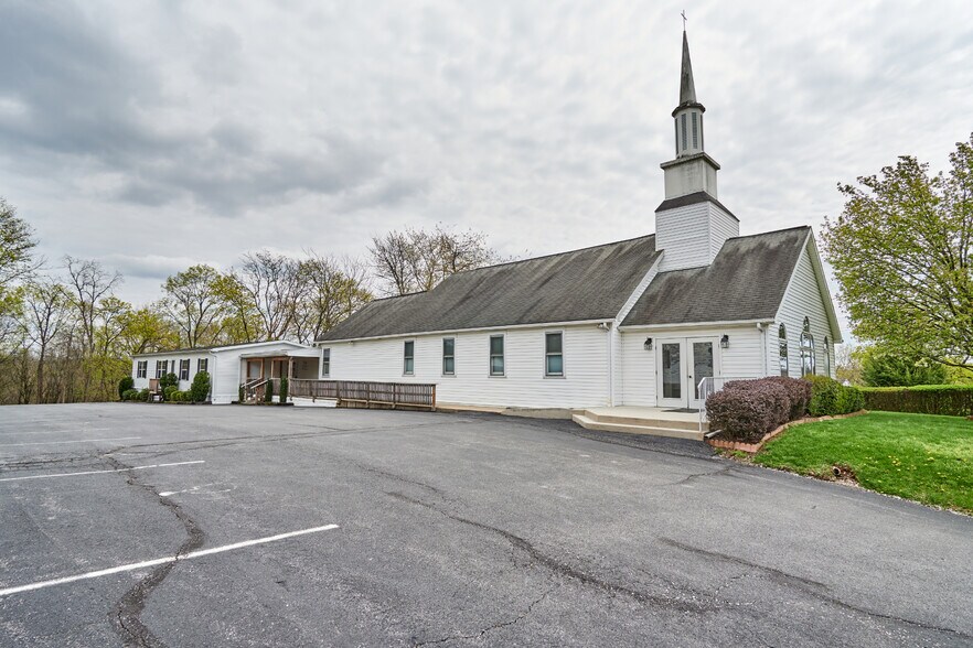 237 Longs Gap Rd, Carlisle, PA 17013