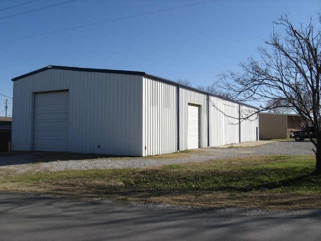 121 W 6th St, Justin, TX for lease - Building Photo - Image 2 of 15