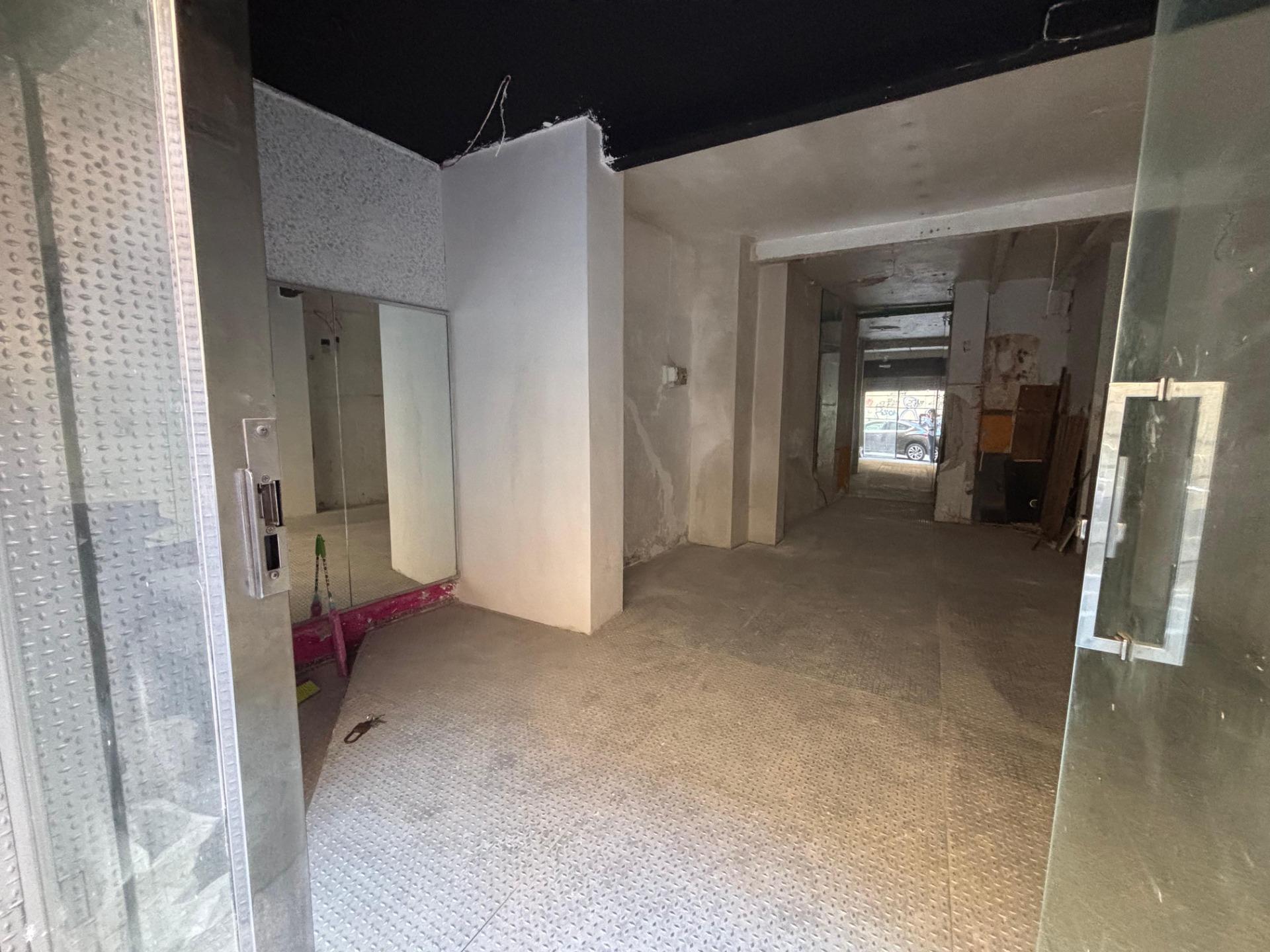 Retail in Alicante for sale Building Photo- Image 1 of 9