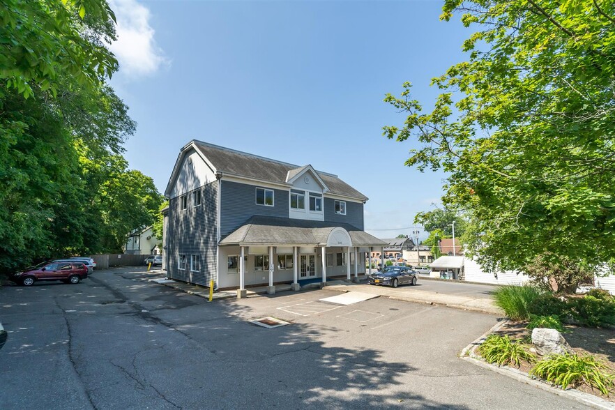 106-108 Mani St, New Paltz, NY for sale - Primary Photo - Image 1 of 1