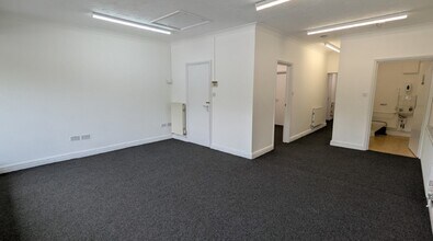 Overdown Rd, Reading for lease Building Photo- Image 2 of 5