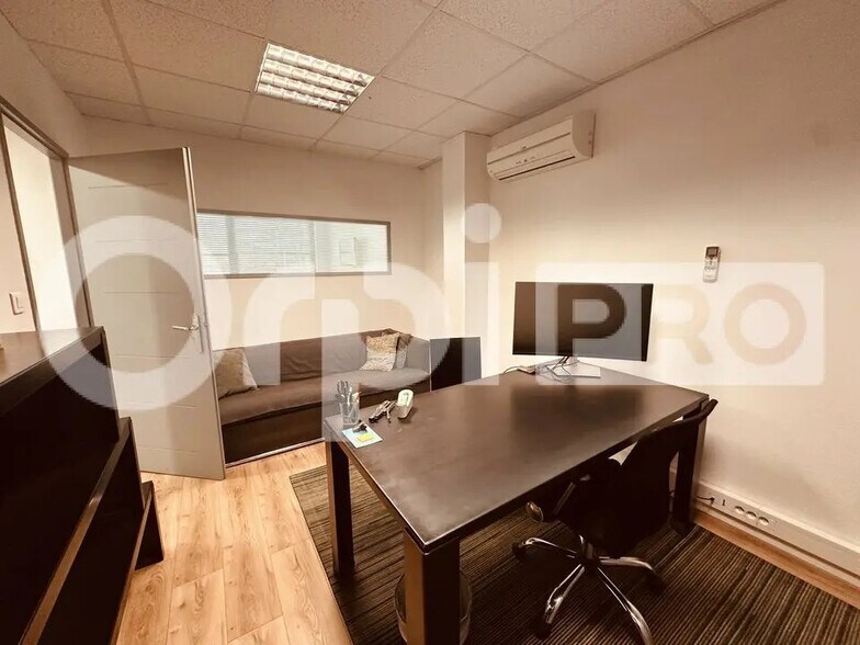 Office in Montauban for lease - Interior Photo - Image 3 of 4