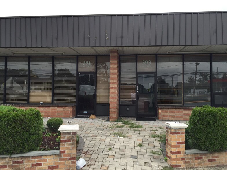 391-393 S Broadway, Hicksville, NY for sale - Primary Photo - Image 1 of 1