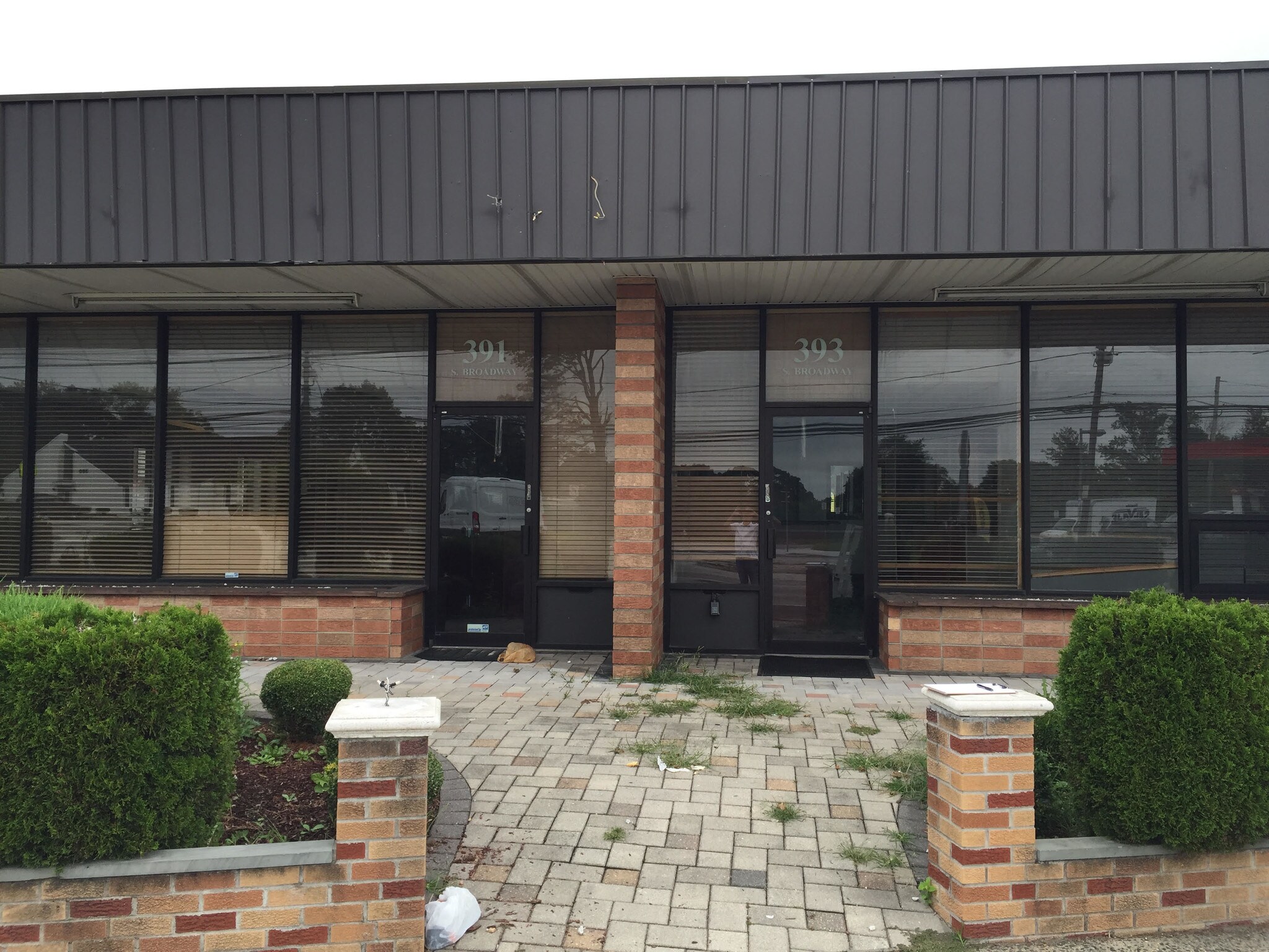 1, Hicksville, NY for sale Primary Photo- Image 1 of 1