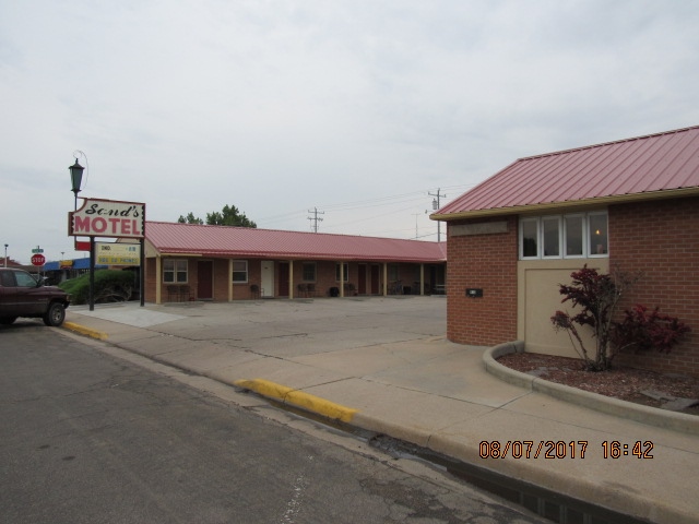 933 W Platte Ave, Fort Morgan, CO for sale - Building Photo - Image 1 of 1