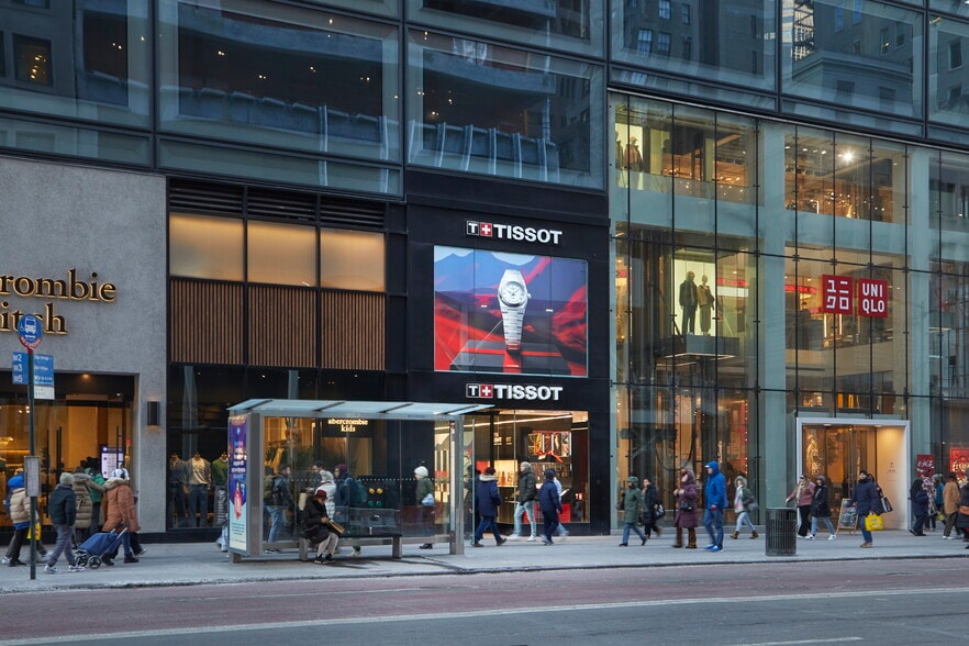 660 Fifth Ave, New York, NY for lease - Building Photo - Image 3 of 7