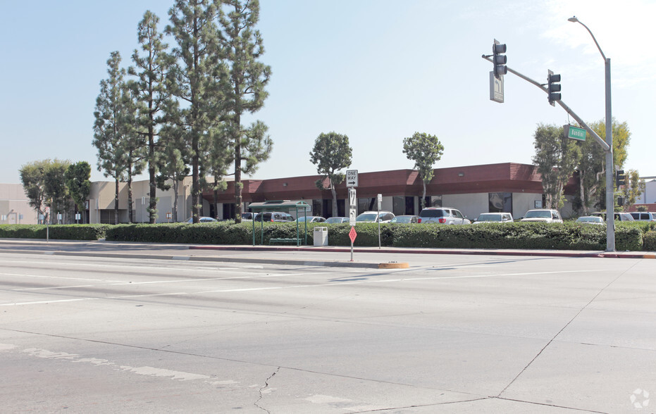 4720-4730 S Eastern Ave, Bell, CA for lease - Primary Photo - Image 1 of 4