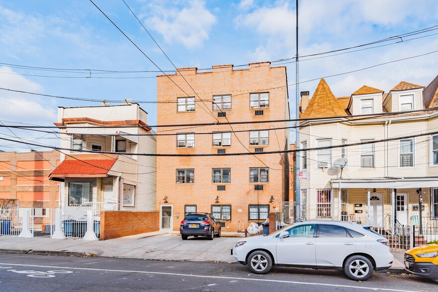 169 W 228th St, Bronx, NY for sale - Building Photo - Image 1 of 1