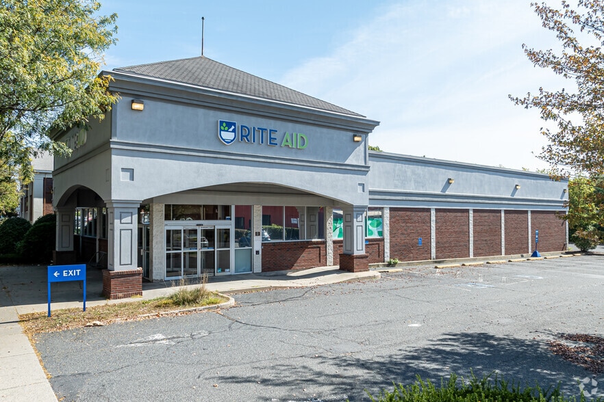 107 Main St, Greenfield, MA for lease - Building Photo - Image 1 of 12