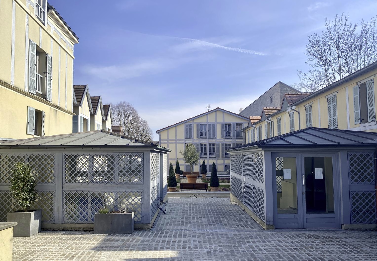 6 Rue De Tourville, Saint-Germain-en-Laye for lease Building Photo- Image 1 of 5