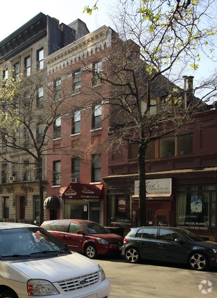 204 E 83rd St, New York, NY for lease - Building Photo - Image 1 of 3