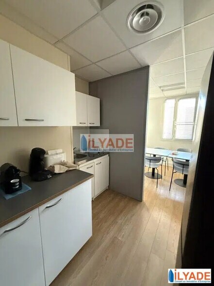 20 Allée Turcat Mery, Marseille for lease - Building Photo - Image 3 of 4