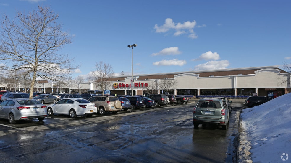 143 Federal Rd, Brookfield, CT for sale - Primary Photo - Image 1 of 1