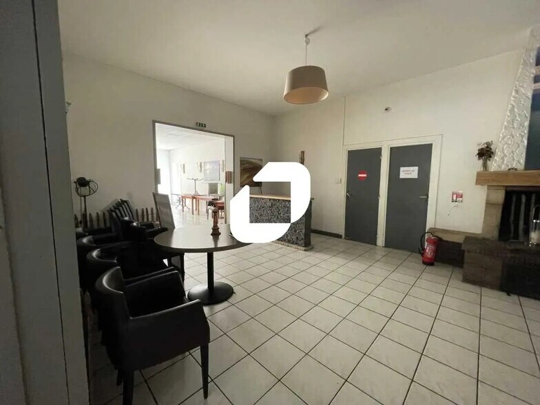 Retail in Biganos for lease - Interior Photo - Image 3 of 3